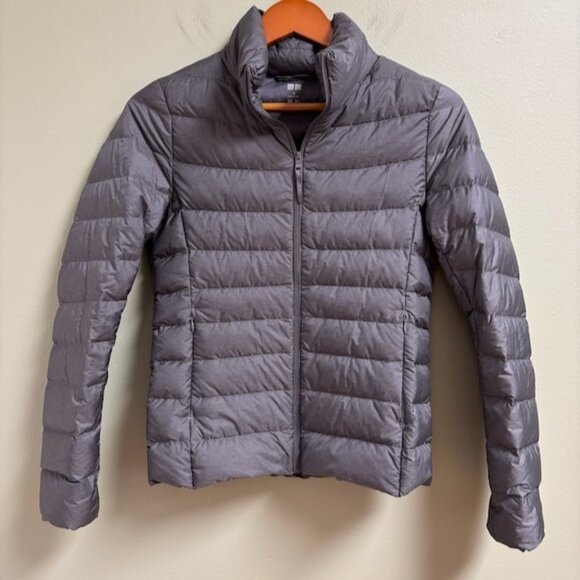 UNIQLO Womens Light Weight Down Puffer Size XS Gray Pockets Outdoor Durable - Picture 1 of 10